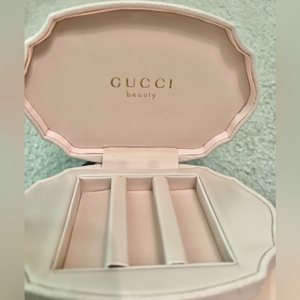 GUCCI Pink Lipstick Holder - Picture 3 of 6